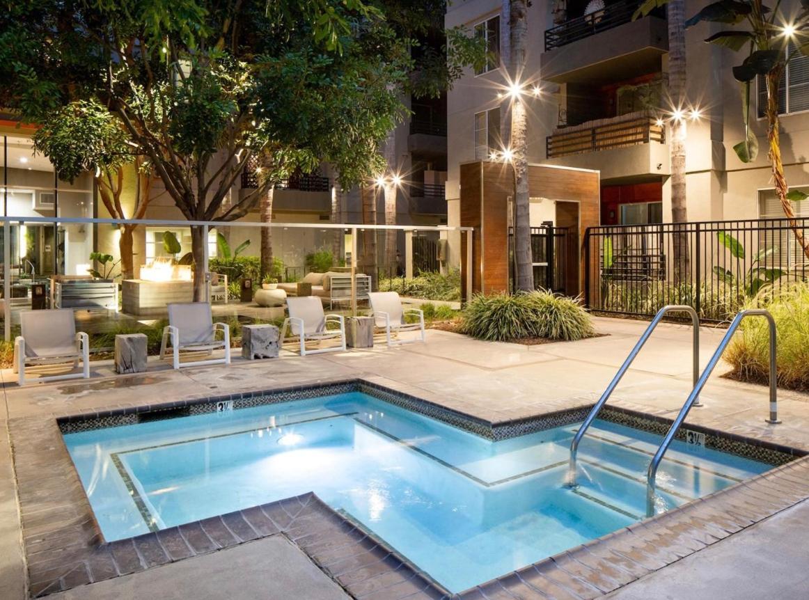 2Bd 2Ba Santa Monica Apartment With Relaxing Pool View Los Angeles Exterior photo